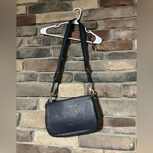 Elegant Coach Jes Messenger Crossbody Navy with Embossed Design